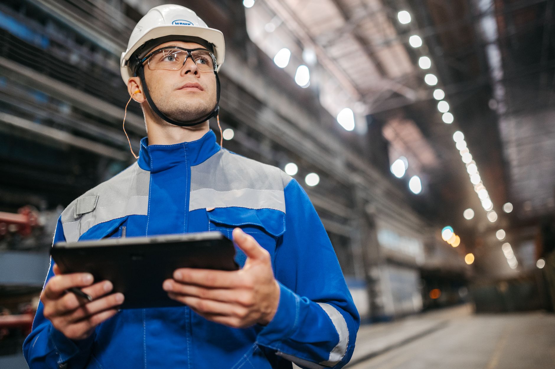 Como Automatizar Processos Manuais na Indústria: Guia Prático para Reduzir Custos e Gargalos